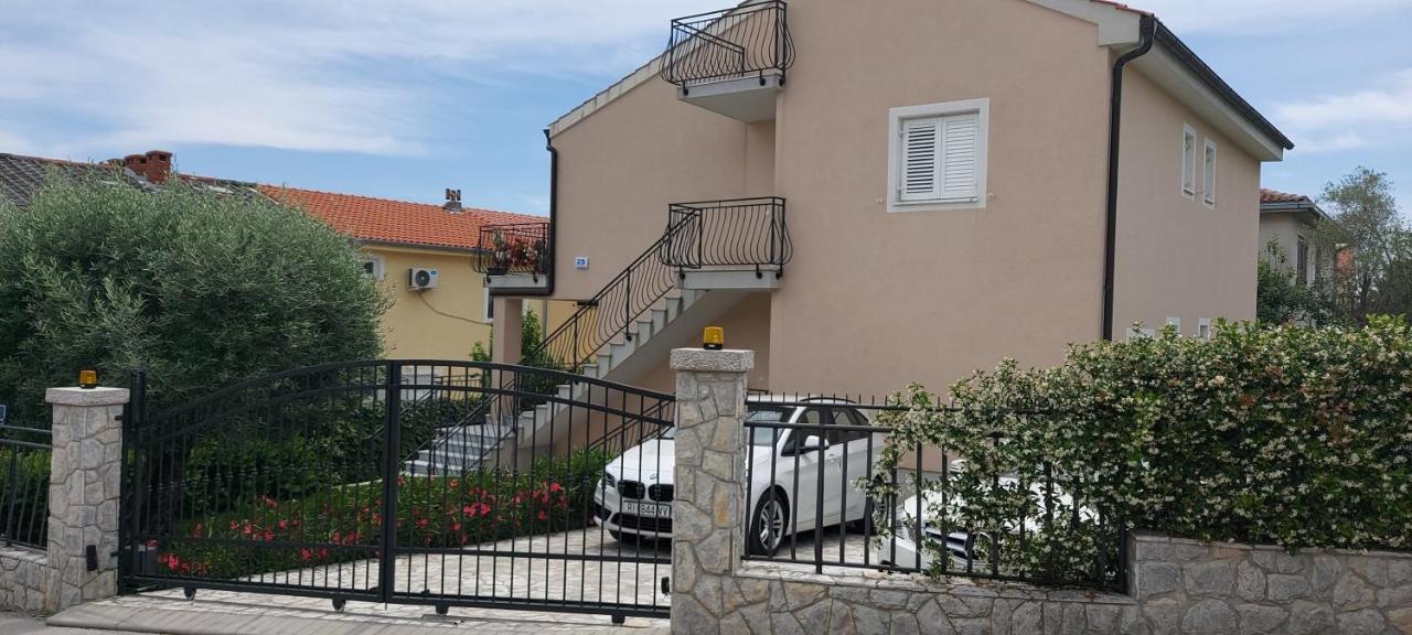 Apartmani Tomislav Крк Экстерьер фото